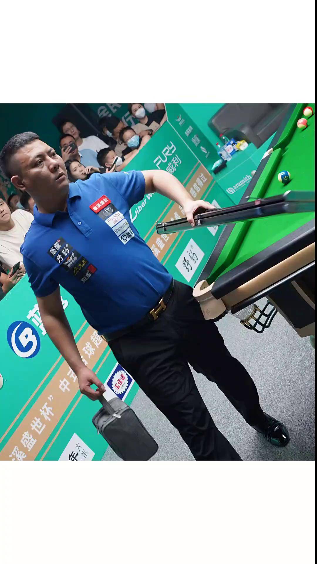 展现了他过 展现了他过